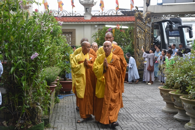 Offering rain-retreat Schools of the Charity Board, Buddha Calendar 2659 - Solar Calendar 2025