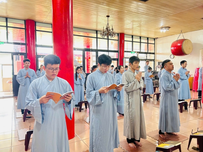 Dharma assembly for worshiping Bodhisattva Avalokitesvara – One-Day Practice at Linh An Pagoda in Taiwan