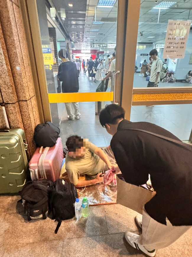 Dharma assembly for worshiping Bodhisattva Avalokitesvara – One-Day Practice at Linh An Pagoda in Taiwan
