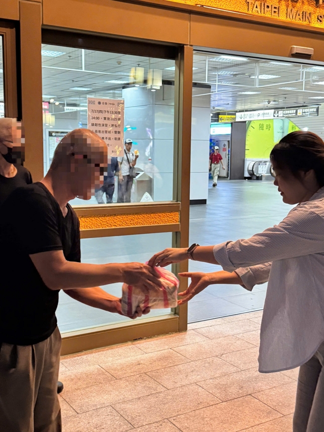 Dharma assembly for worshiping Bodhisattva Avalokitesvara – One-Day Practice at Linh An Pagoda in Taiwan