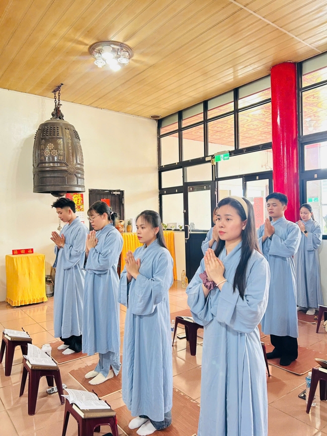 Dharma assembly for worshiping Bodhisattva Avalokitesvara – One-Day Practice at Linh An Pagoda in Taiwan