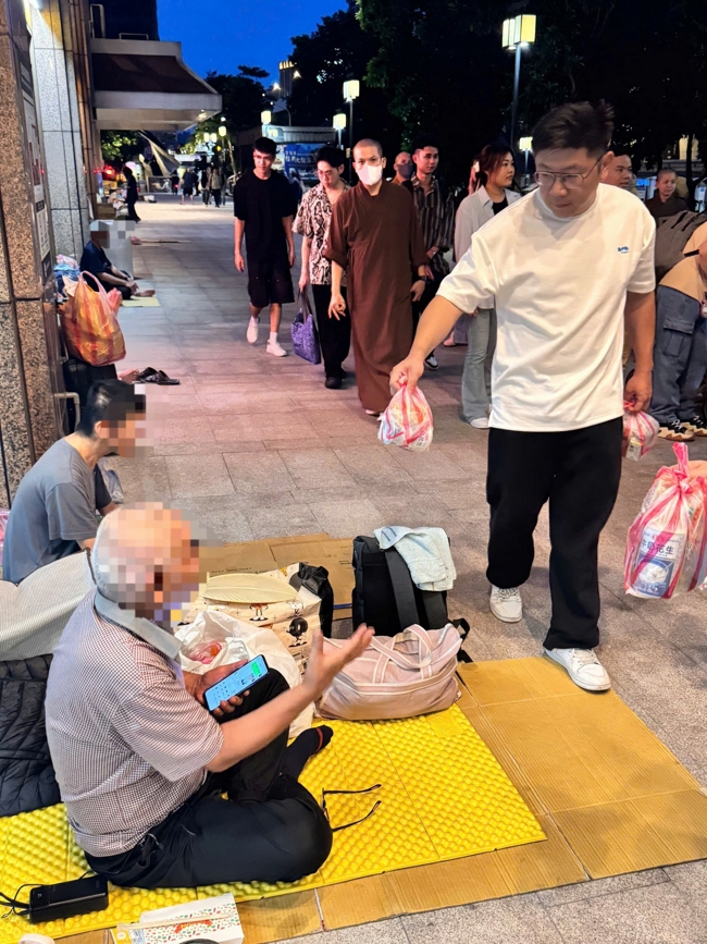 Dharma assembly for worshiping Bodhisattva Avalokitesvara – One-Day Practice at Linh An Pagoda in Taiwan