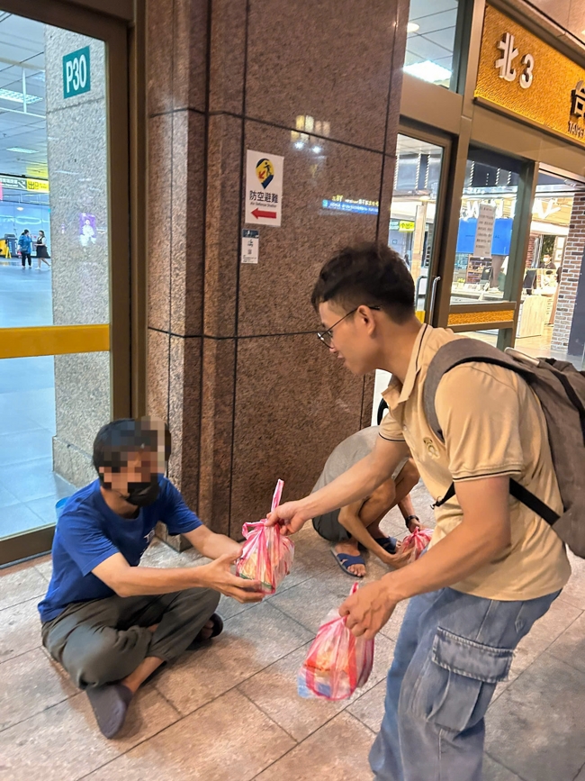 Dharma assembly for worshiping Bodhisattva Avalokitesvara – One-Day Practice at Linh An Pagoda in Taiwan
