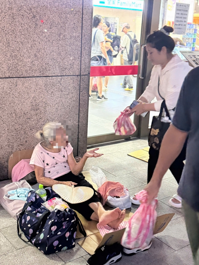 Dharma assembly for worshiping Bodhisattva Avalokitesvara – One-Day Practice at Linh An Pagoda in Taiwan