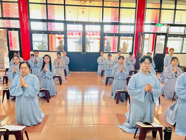 Dharma assembly for worshiping Bodhisattva Avalokitesvara – One-Day Practice at Linh An Pagoda in Taiwan
