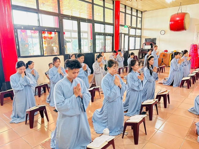 Dharma assembly for worshiping Bodhisattva Avalokitesvara – One-Day Practice at Linh An Pagoda in Taiwan