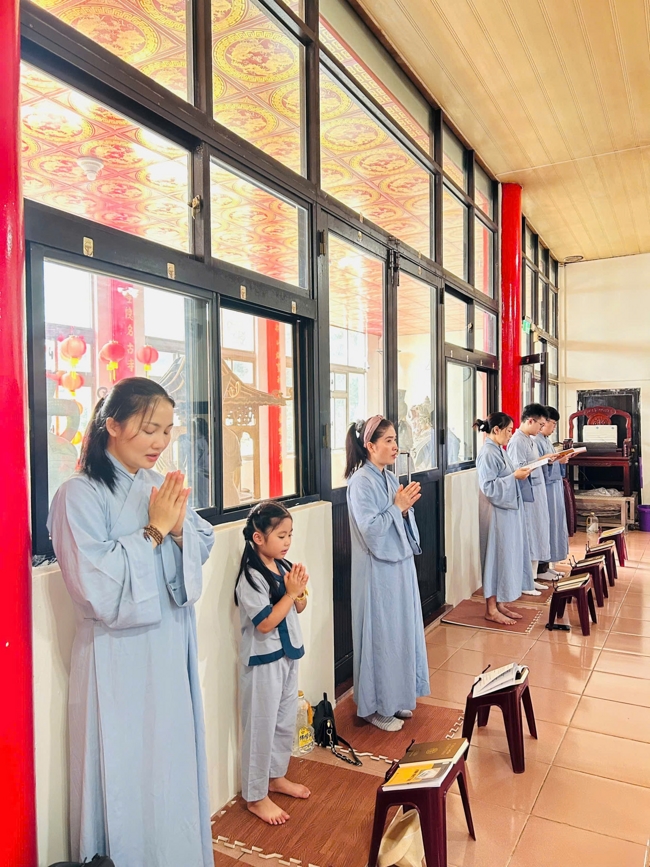 Dharma assembly for worshiping Bodhisattva Avalokitesvara – One-Day Practice at Linh An Pagoda in Taiwan