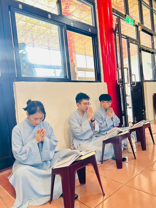 Dharma assembly for worshiping Bodhisattva Avalokitesvara – One-Day Practice at Linh An Pagoda in Taiwan