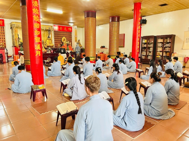 Dharma assembly for worshiping Bodhisattva Avalokitesvara – One-Day Practice at Linh An Pagoda in Taiwan