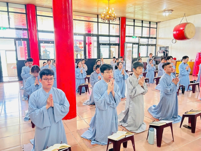 Dharma assembly for worshiping Bodhisattva Avalokitesvara – One-Day Practice at Linh An Pagoda in Taiwan