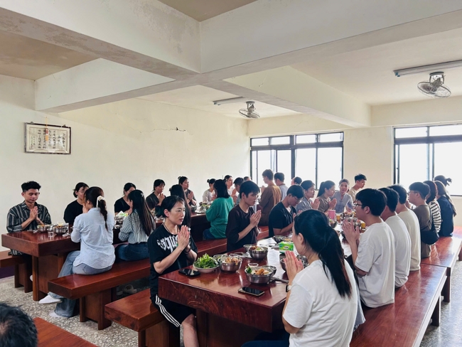 Dharma assembly for worshiping Bodhisattva Avalokitesvara – One-Day Practice at Linh An Pagoda in Taiwan