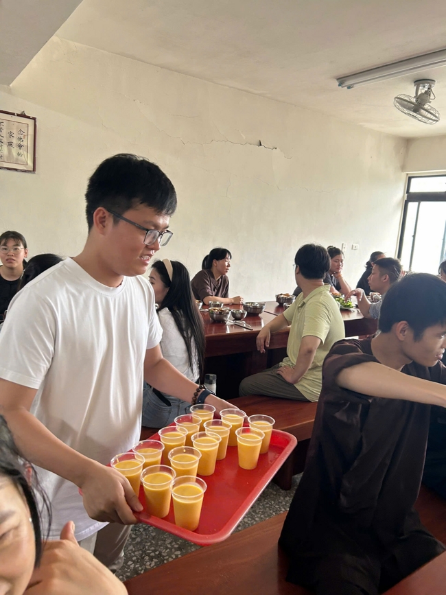 Dharma assembly for worshiping Bodhisattva Avalokitesvara – One-Day Practice at Linh An Pagoda in Taiwan