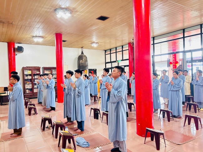 Dharma assembly for worshiping Bodhisattva Avalokitesvara – One-Day Practice at Linh An Pagoda in Taiwan