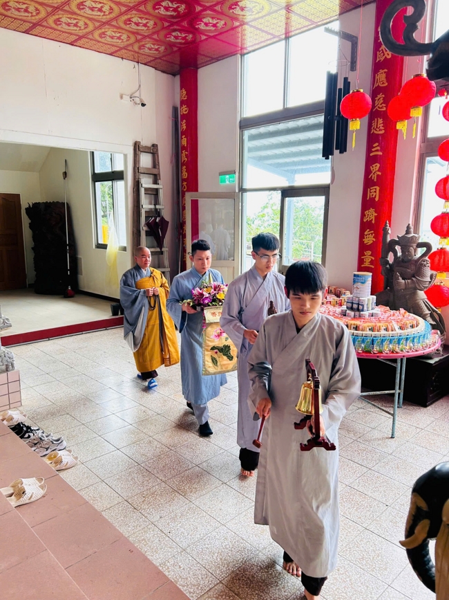 Dharma assembly for worshiping Bodhisattva Avalokitesvara – One-Day Practice at Linh An Pagoda in Taiwan
