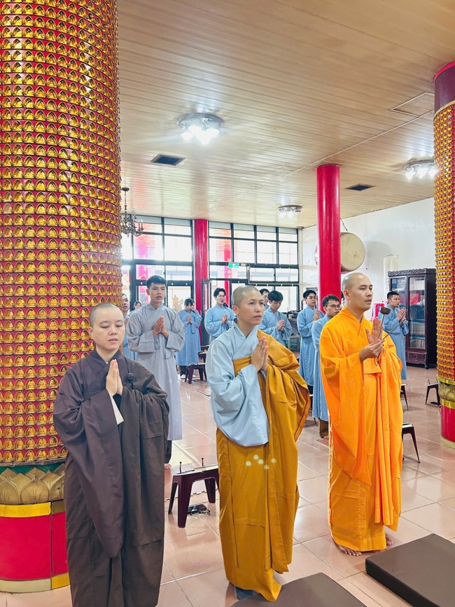 Dharma assembly for worshiping Bodhisattva Avalokitesvara – One-Day Practice at Linh An Pagoda in Taiwan