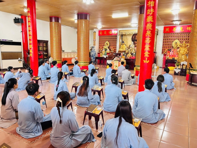 Dharma assembly for worshiping Bodhisattva Avalokitesvara – One-Day Practice at Linh An Pagoda in Taiwan