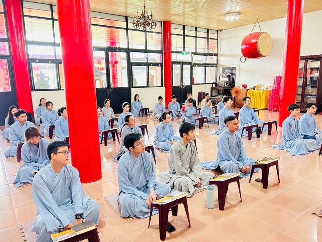 Dharma assembly for worshiping Bodhisattva Avalokitesvara – One-Day Practice at Linh An Pagoda in Taiwan