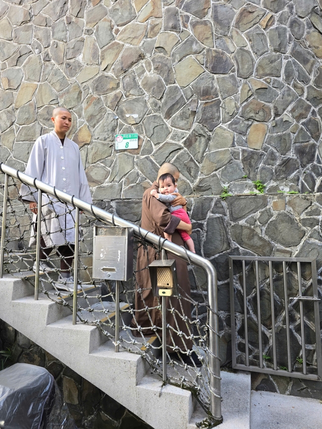 Dharma assembly for worshiping Bodhisattva Avalokitesvara – One-Day Practice at Linh An Pagoda in Taiwan
