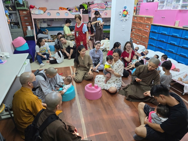 Dharma assembly for worshiping Bodhisattva Avalokitesvara – One-Day Practice at Linh An Pagoda in Taiwan