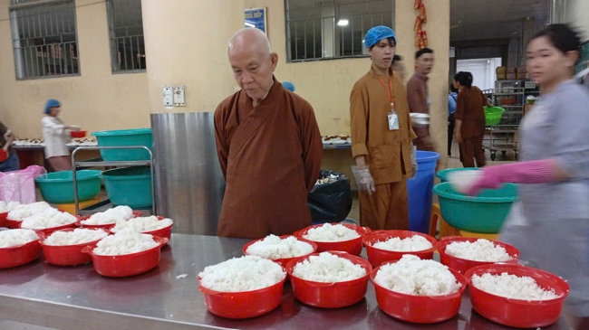 Giving box-lunch portions on occasion the Summer Retreat 2025