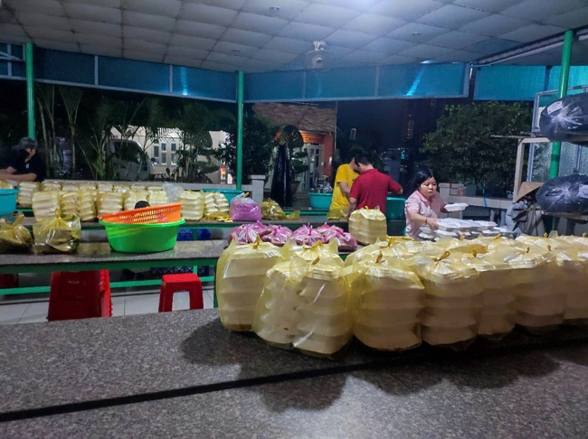 Giving box-lunch portions on occasion the Summer Retreat 2025