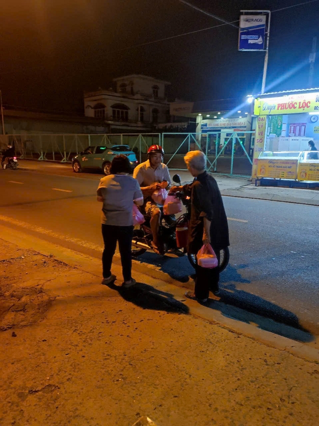 Giving box-lunch portions on occasion the Summer Retreat 2025