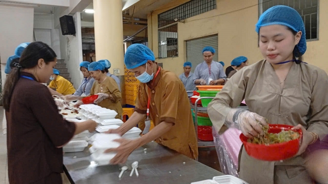 Giving box-lunch portions on occasion the Summer Retreat 2025