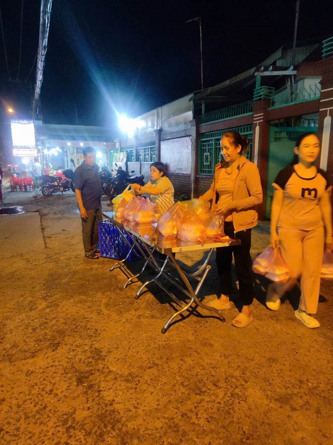 Giving box-lunch portions on occasion the Summer Retreat 2025