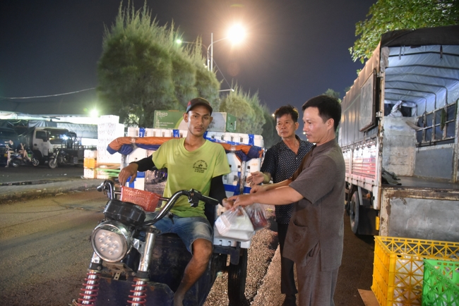 Giving box-lunch portions on occasion the Summer Retreat 2025