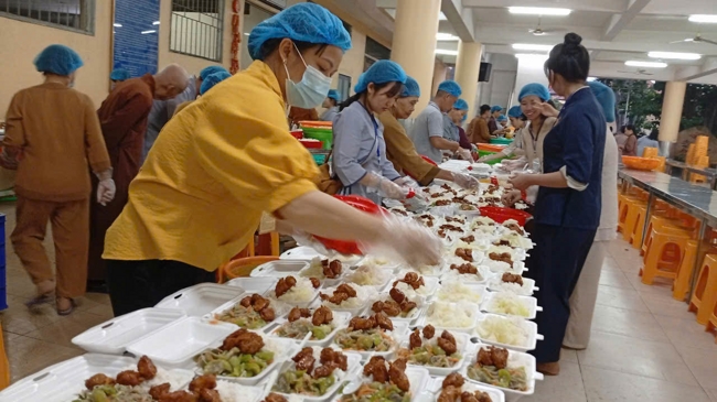 Giving box-lunch portions on occasion the Summer Retreat 2025