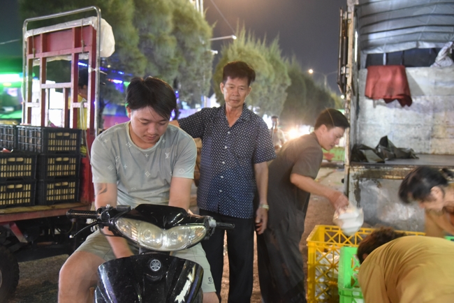 Giving box-lunch portions on occasion the Summer Retreat 2025