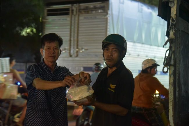 Giving box-lunch portions on occasion the Summer Retreat 2025