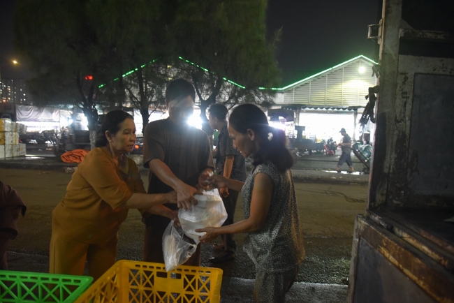 Giving box-lunch portions on occasion the Summer Retreat 2025