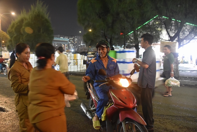 Giving box-lunch portions on occasion the Summer Retreat 2025