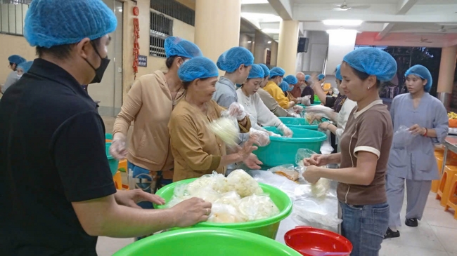 Giving box-lunch portions on occasion the Summer Retreat 2025