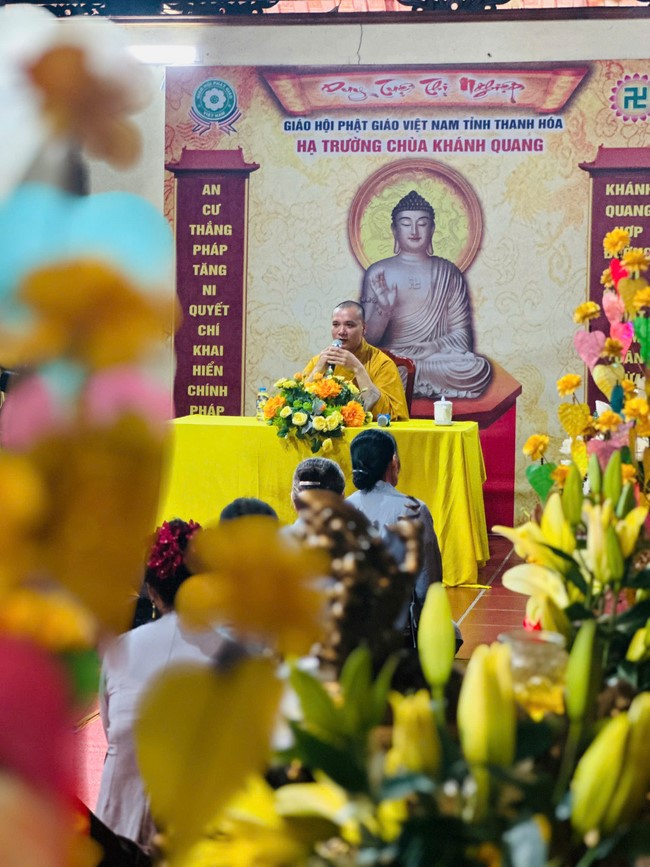 Offering to the rain-retreat schools in Thanh Hoa and Hoang Phap pagoda of Dong Cao Pagoda