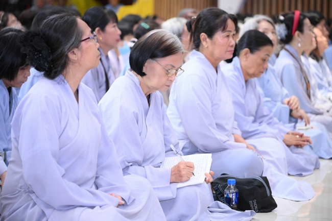 Khóa tu niệm Phật một ngày