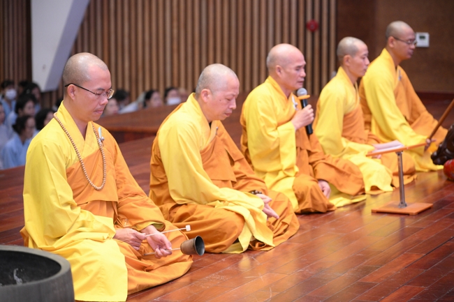 Khóa tu niệm Phật một ngày