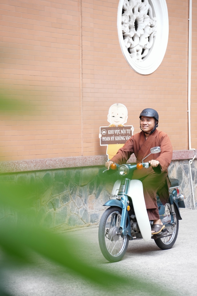 Phóng sinh tại bến phà Bình Mỹ