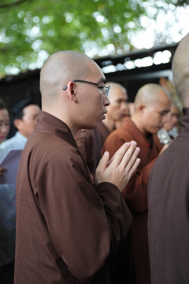 Phóng sinh tại bến phà Bình Mỹ