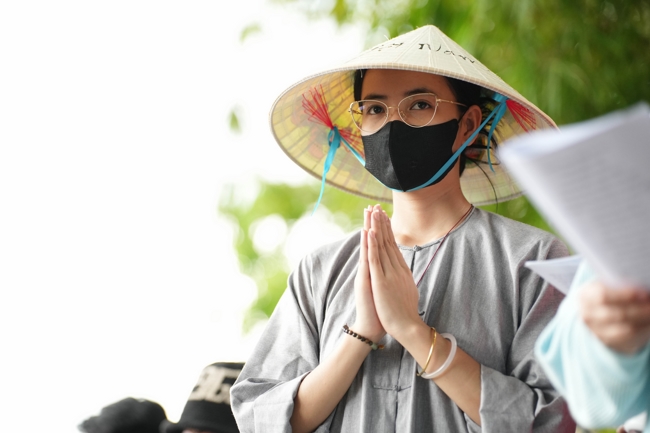 Phóng sinh tại bến phà Bình Mỹ