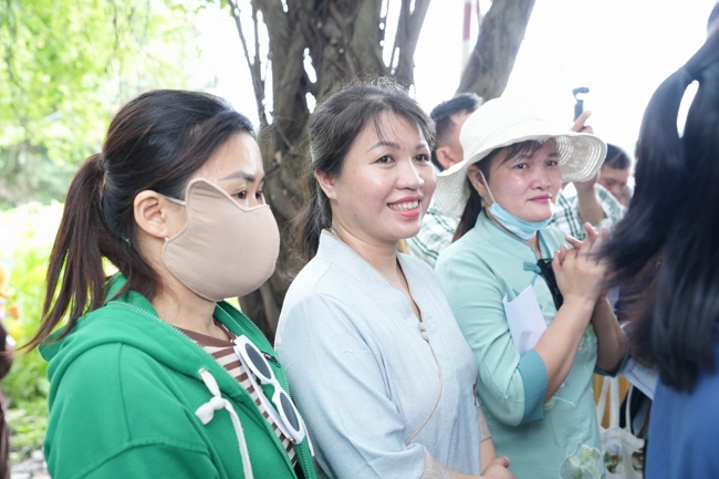 Phóng sinh tại bến phà Bình Mỹ