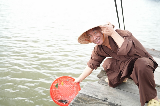 Phóng sinh tại bến phà Bình Mỹ