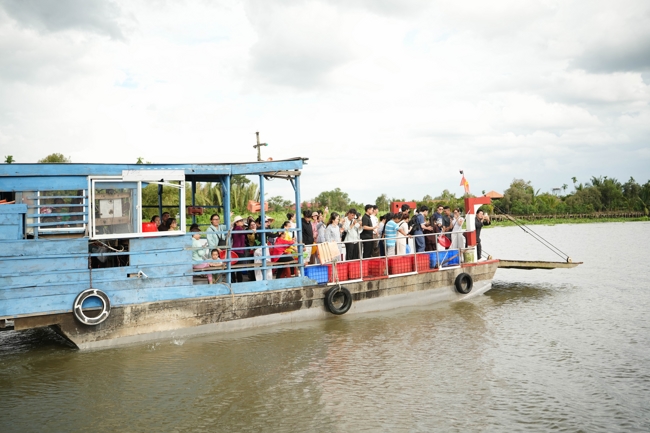 Phóng sinh tại bến phà Bình Mỹ