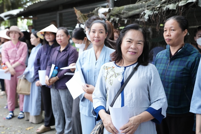 Phóng sinh tại bến phà Bình Mỹ