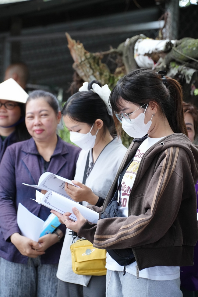 Phóng sinh tại bến phà Bình Mỹ