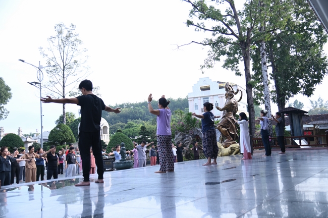 Chương trình cộng đồng “Thanh lọc thân tâm - Hướng dẫn phương pháp sống khỏe thuận tự nhiên