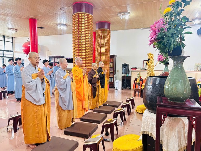 Chùa Linh Ẩn – Đài Loan: Khóa tu một ngày - Pháp Hội Đại Bi