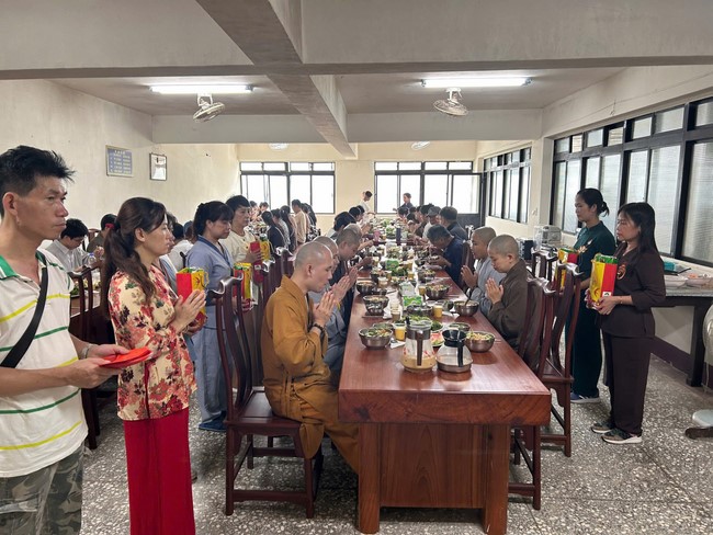 Chùa Linh Ẩn – Đài Loan: Khóa tu một ngày - Pháp Hội Đại Bi