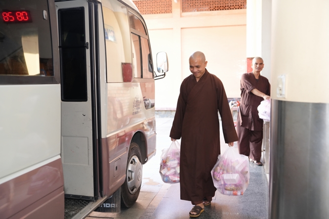 Giving vegetarian vermicelli at Thanh Loc  Paralytic Supporting and Nurturing Center in the Temple's Charity Activities